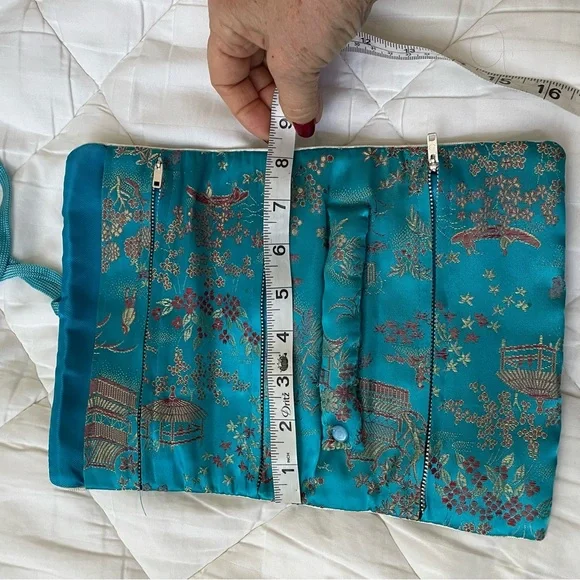 Beautiful turquoise Chinese jewelry roll - Picture 4 of 9